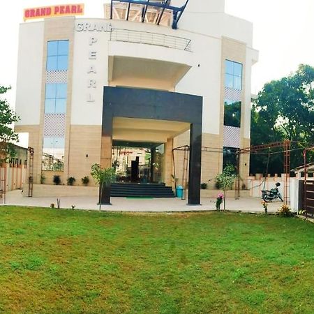 Grand Pearl Hotel & Banquet Лакхнау Экстерьер фото