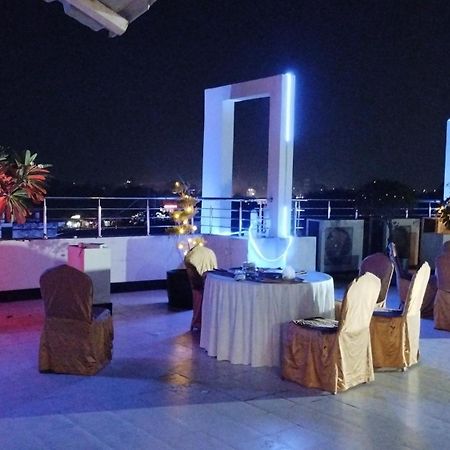 Grand Pearl Hotel & Banquet Лакхнау Экстерьер фото